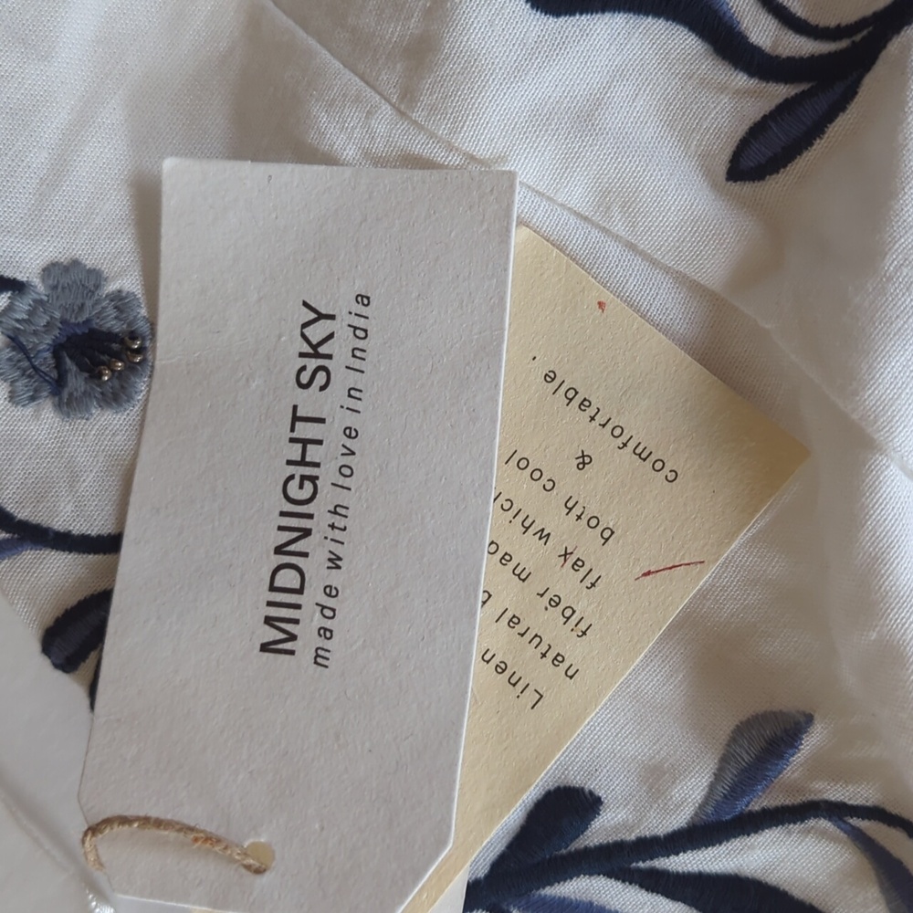 NEW Midnight Sky Linen Blend Embellished Floral Smocked Crop Top L White Blue - Picture 9 of 16